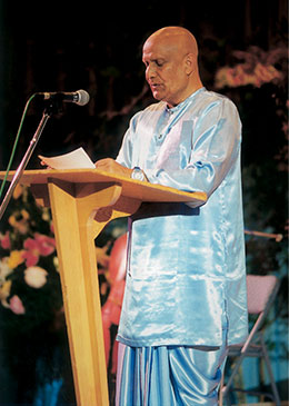 Sri Chinmoy gives lecture in Oslo